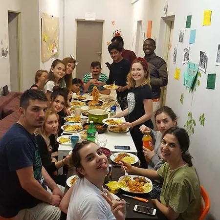 Family Erasmus Center Hostel