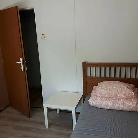 Family Erasmus Center Hostel *